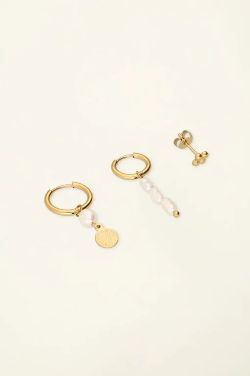 Set Van Drie Oorringen Met Parels