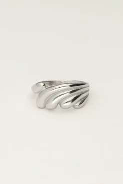 Statement Ring Met Golf Structuur