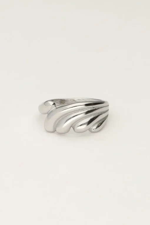 Statement Ring Met Golf Structuur