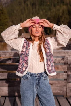 Teddy Gilet Met Paarse Bloemenprint
