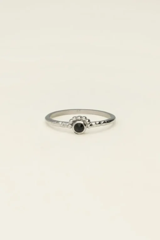 Universe Ring Met Klein Zwart Steentje
