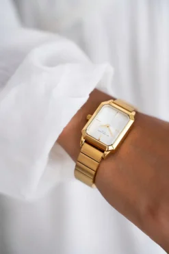 Vierkant Horloge Met Brede Horizontale Schakels