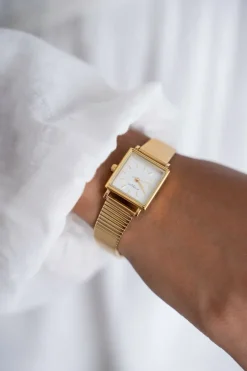 Vierkant Horloge Met Horizontale Schakels