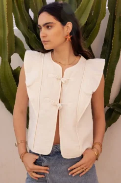 Wit Gilet Met Strikjes En Ruffles