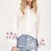Witte Blouse Met Blauwe Kralen Bloemen