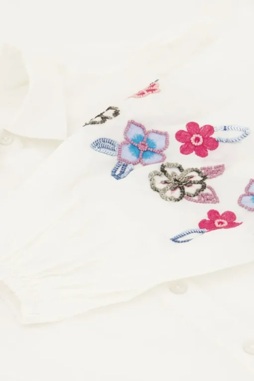 Witte Blouse Met Blauwe Kralen Bloemen