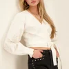 Witte Blouse Met Geborduurde Mouwen & Plooien