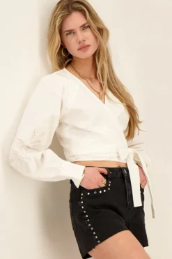 Witte Blouse Met Geborduurde Mouwen & Plooien