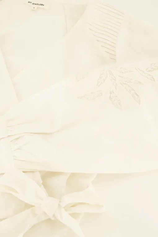 Witte Blouse Met Geborduurde Mouwen & Plooien
