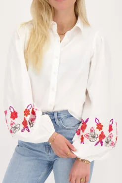 Witte Blouse Met Roze Kralen Bloemen