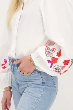 Witte Blouse Met Roze Kralen Bloemen
