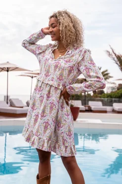 Witte Jurk Met Gekleurde Boho Print En Ruffles