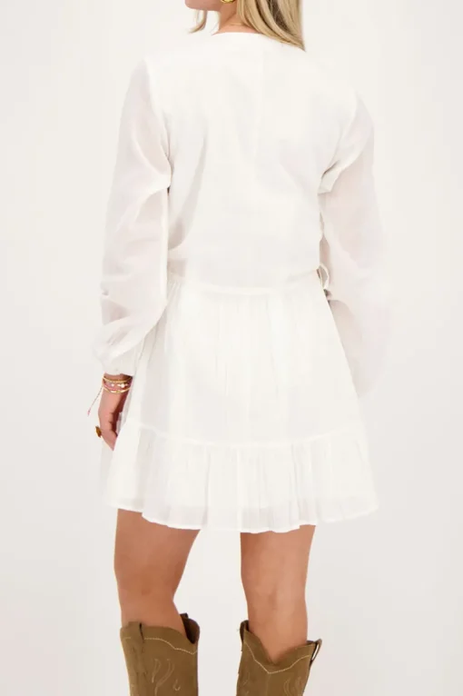 Witte Jurk Met V-hals En Tapes
