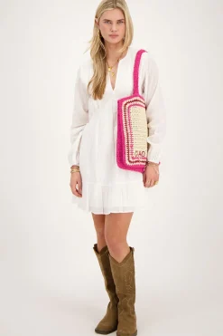 Witte Jurk Met V-hals En Tapes
