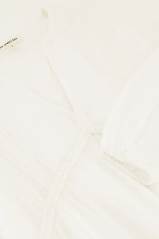 Witte Jurk Met V-hals En Tapes