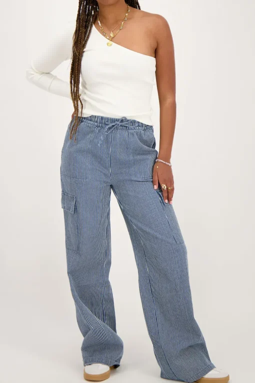 Witte One-shoulder Top