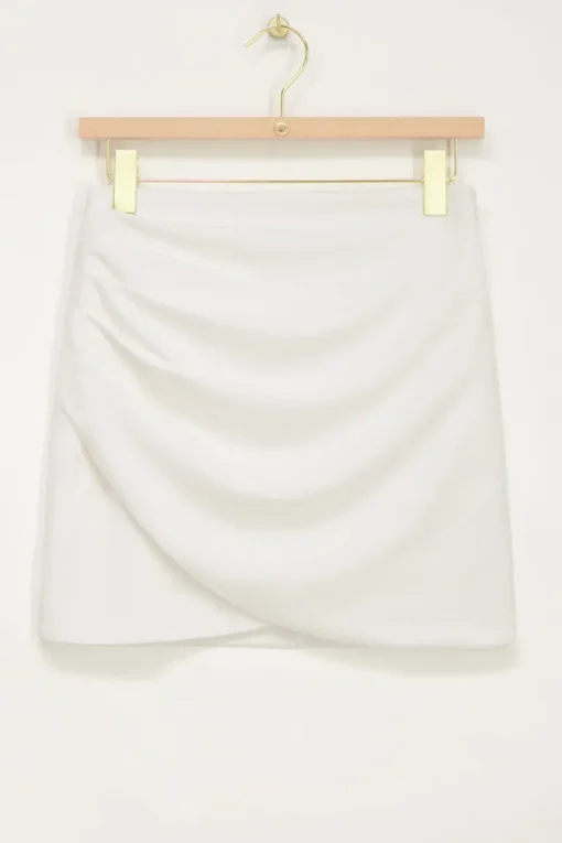 Witte Rok Met Overslag