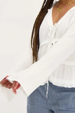 Witte Top Met Koordjes En Flared Mouwen