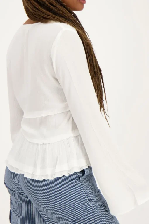Witte Top Met Koordjes En Flared Mouwen