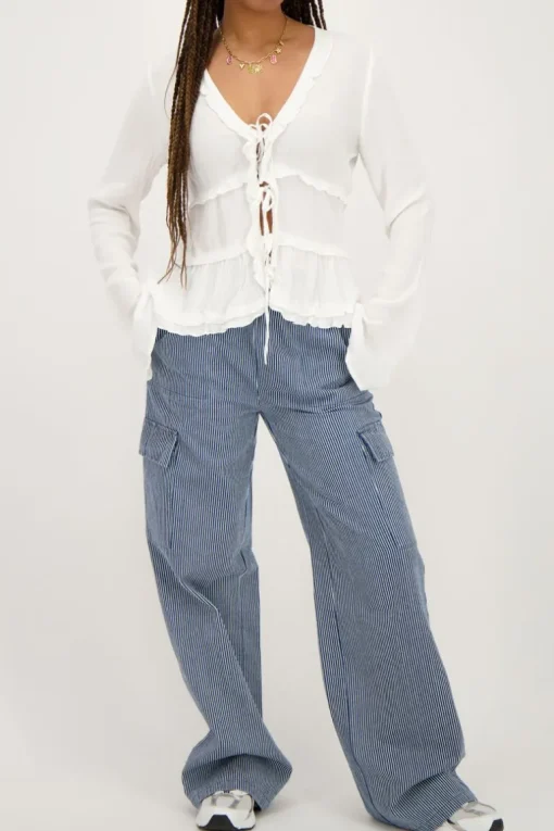 Witte Top Met Koordjes En Flared Mouwen