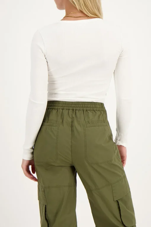 Witte Top Met Rib En Babylock
