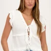 Witte Top Met Ruffles En Koordjes