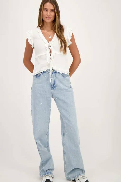 Witte Top Met Ruffles En Koordjes