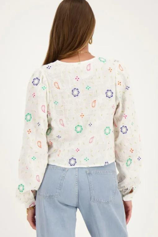 Witte Top Met Strikjes En Multikleur Embroidery