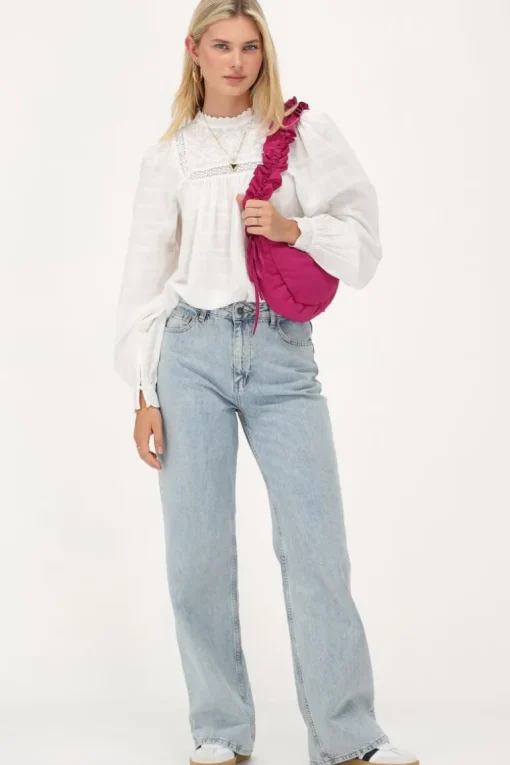 Witte Top Met Tapes En Embroidery