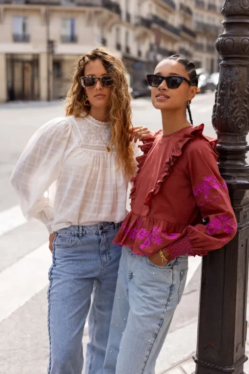 Witte Top Met Tapes En Embroidery