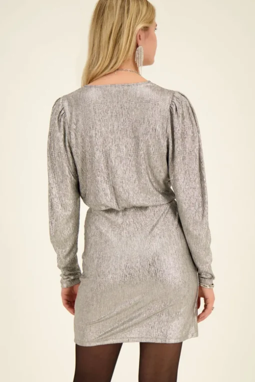 Zilveren Metallic Jurk Met Overslag En Pofmouwen