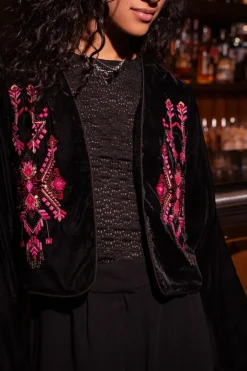 Zwart Velvet Jasje Met Roze Embroidery
