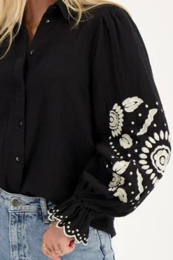 Zwarte Blouse Met Beige Embroidery