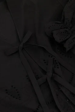 Zwarte Blouse Met Strikjes En Broderie
