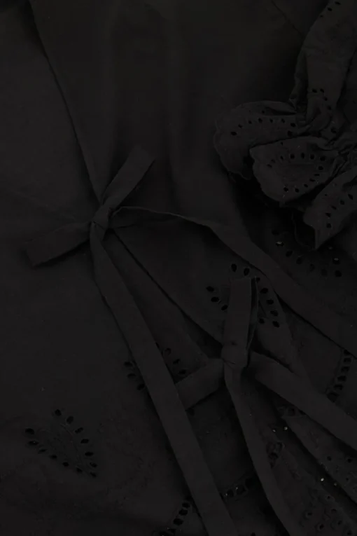Zwarte Blouse Met Strikjes En Broderie