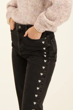 Zwarte Jeans Met Split & Hartjes Embroidery