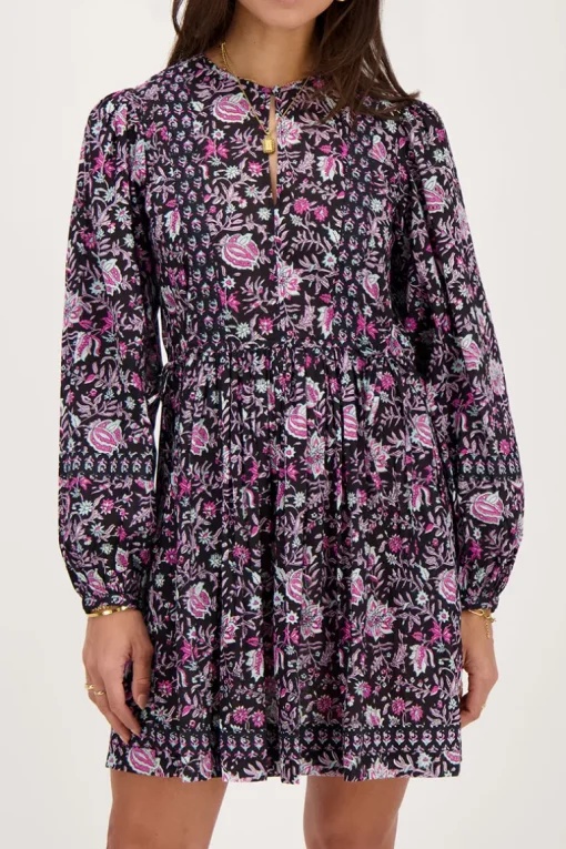 Zwarte Jurk Met Lila En Roze Bloemenprint