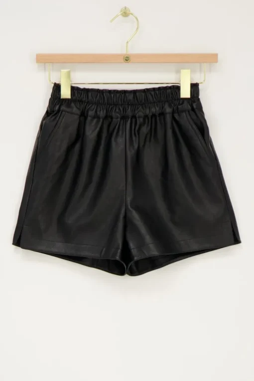 Zwarte Leatherlook Short Met Elastieken Band
