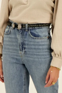 Zwarte Riem Met Embroidery En Zilveren Gesp