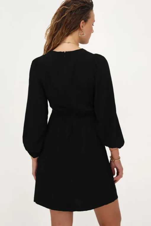 Zwarte Wikkeljurk Met Ruffles