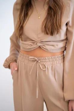 Beige Crêpe Top Met Knoop