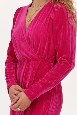 Roze Velvet Jurk Met V-hals