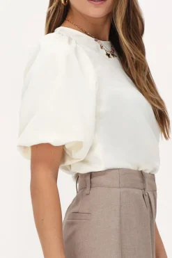 Witte Top Met Gepofte Mouwen