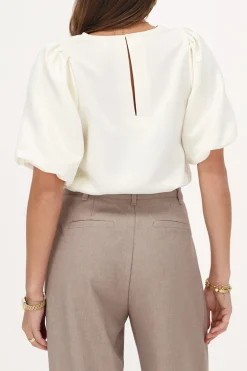 Witte Top Met Gepofte Mouwen